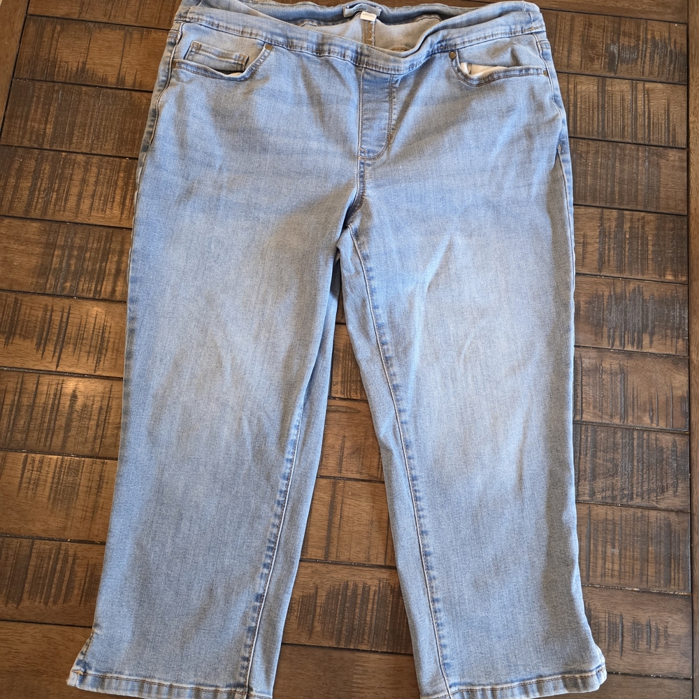 Croft & Barrow Women's Light Blue Ankle Jeans